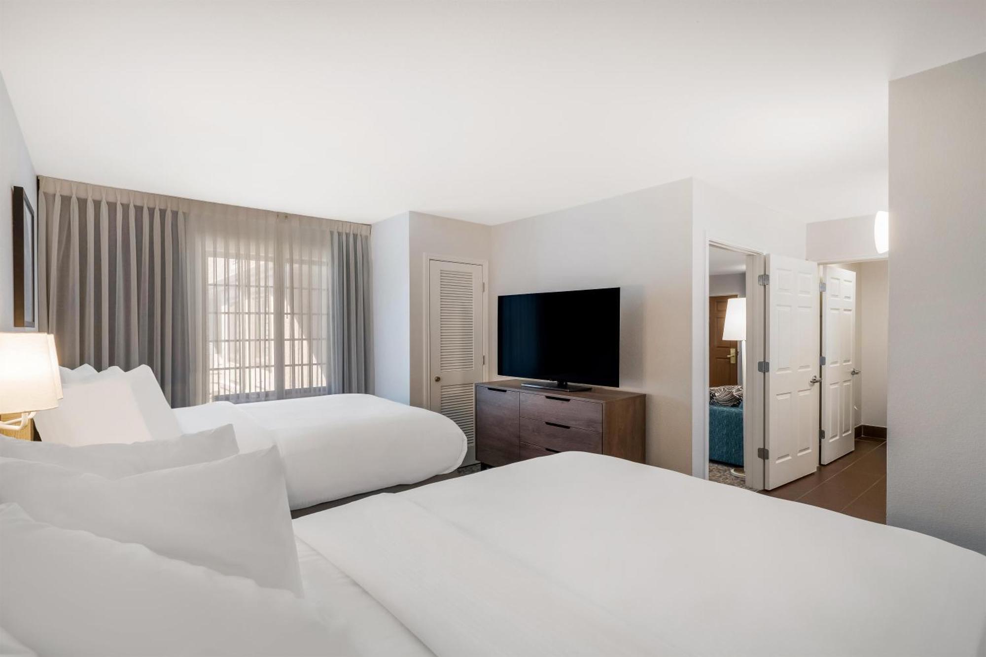 One-Bedroom Suite with Two Double Beds